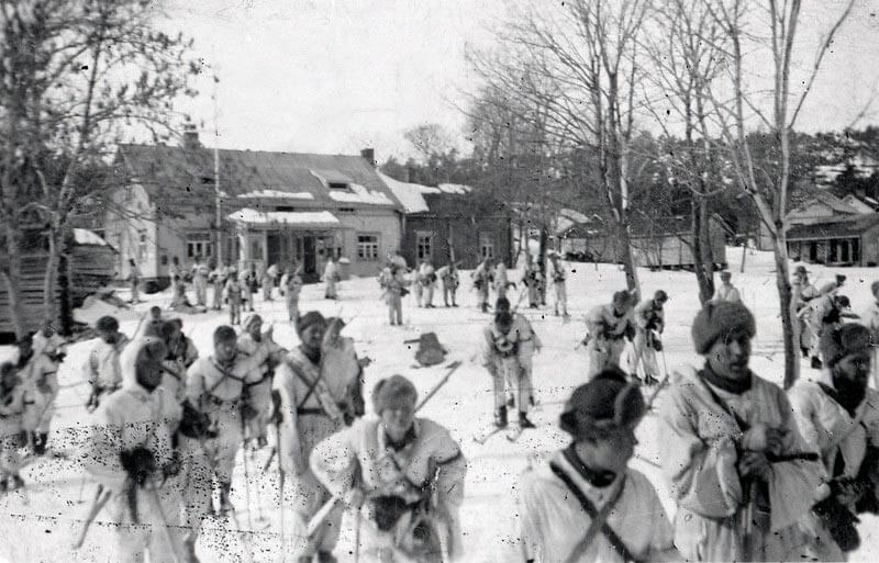 suursaari island soldiers